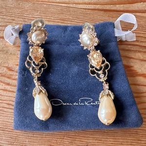 Oscar de la Renta clip earrings
